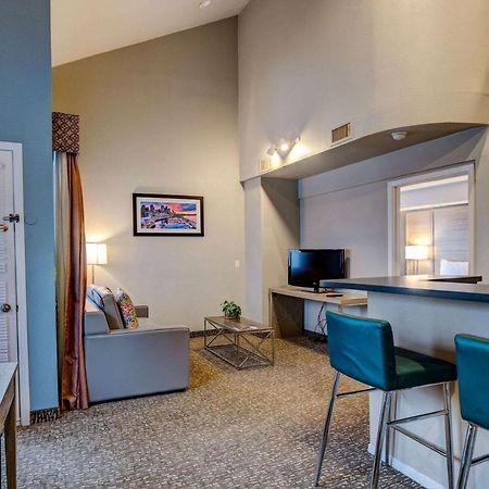 Hawthorn Suites By Wyndham Kent, Wa Bagian luar foto