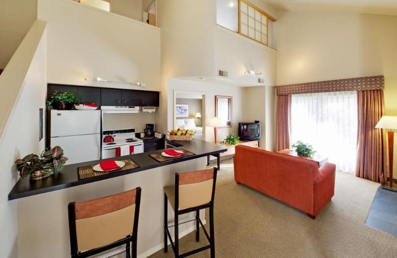 Hawthorn Suites By Wyndham Kent, Wa Bagian luar foto