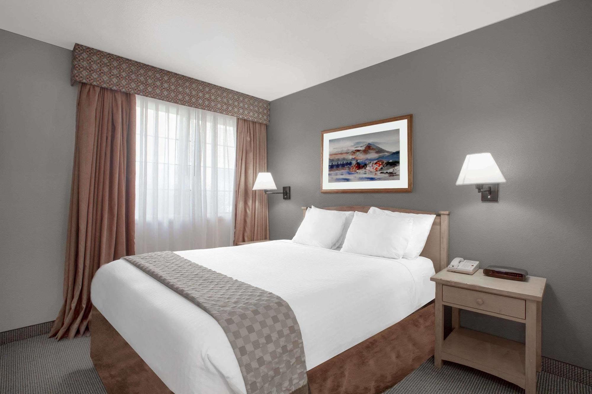 Hawthorn Suites By Wyndham Kent, Wa Bagian luar foto