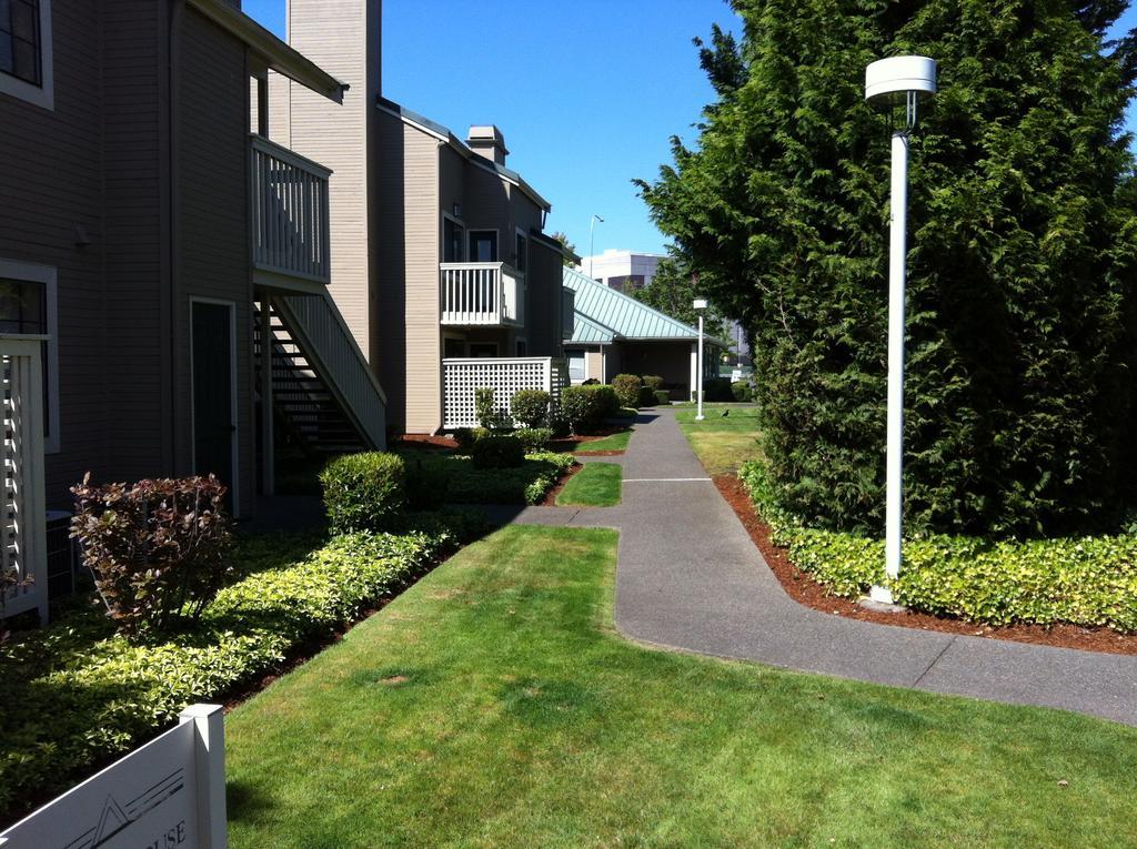 Hawthorn Suites By Wyndham Kent, Wa Bagian luar foto