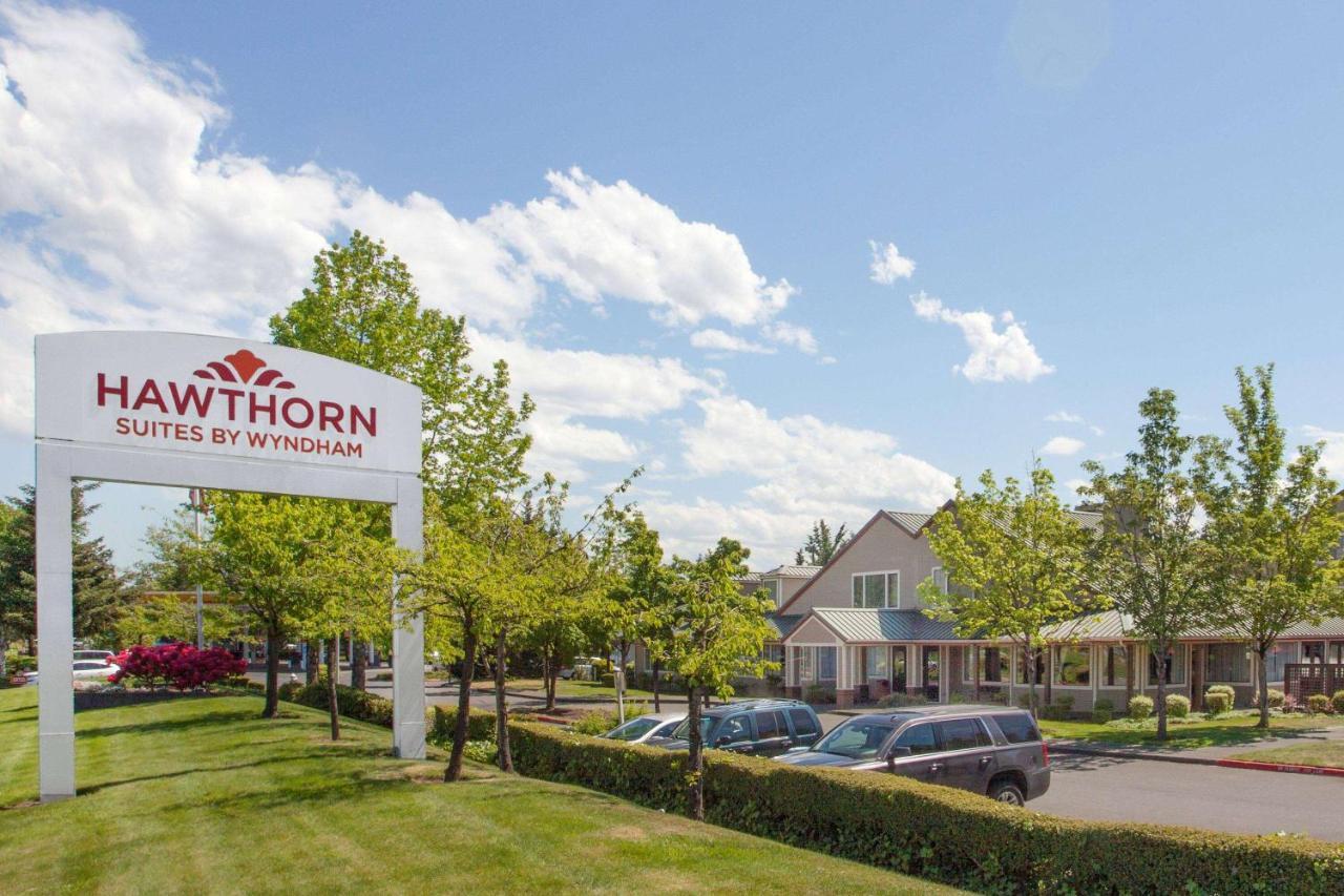 Hawthorn Suites By Wyndham Kent, Wa Bagian luar foto
